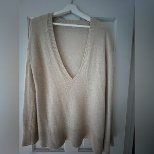 The Row 100% Cashmere Vneck Sweater